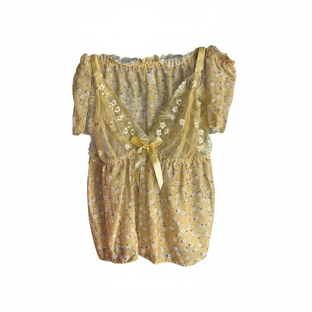 Chic Yellow Floral Blouse with Bow Accent